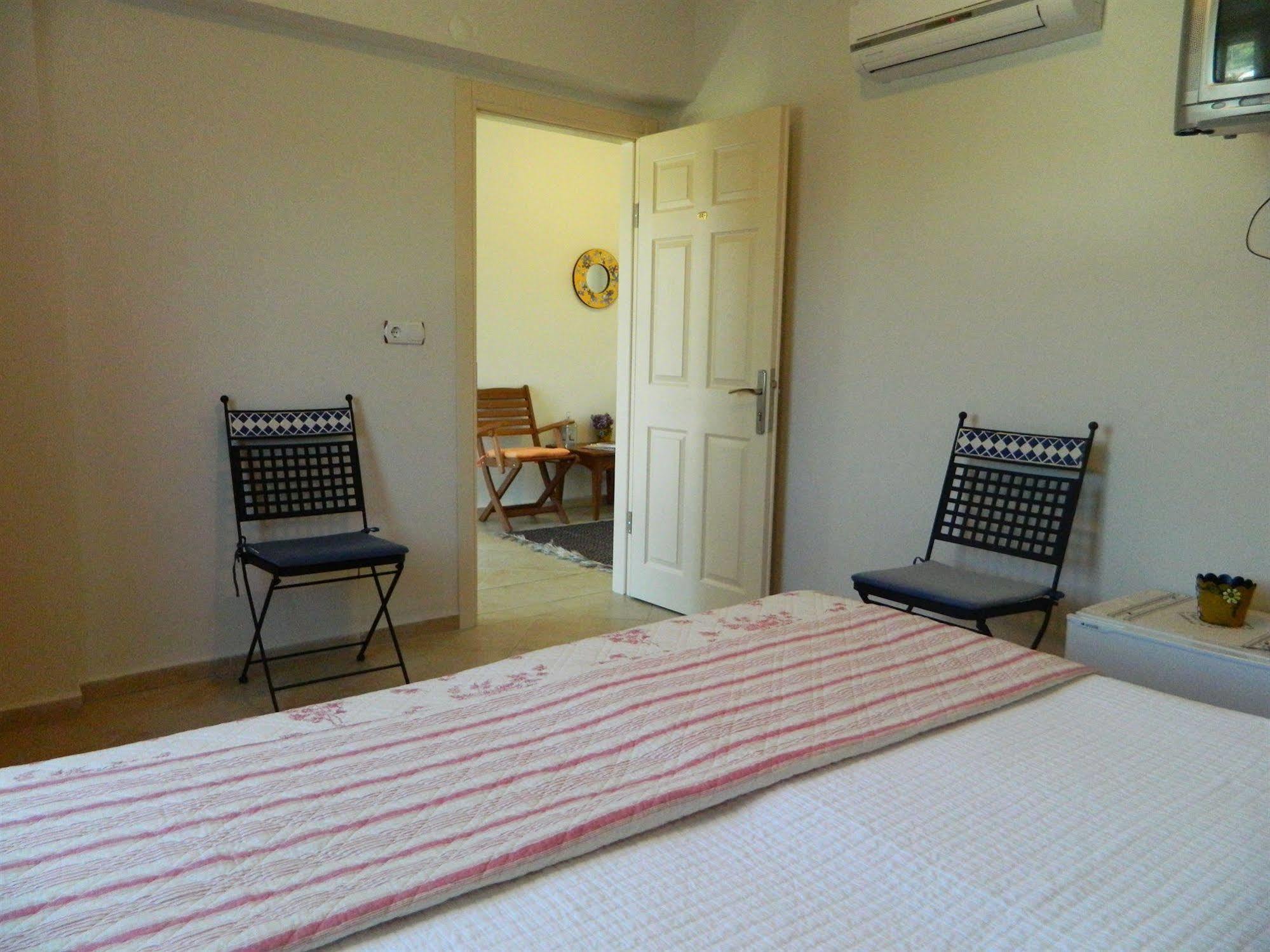Ege Han Hotel Tenedos Buitenkant foto